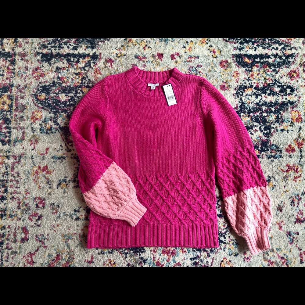 Crown & Ivy Sweater 💕